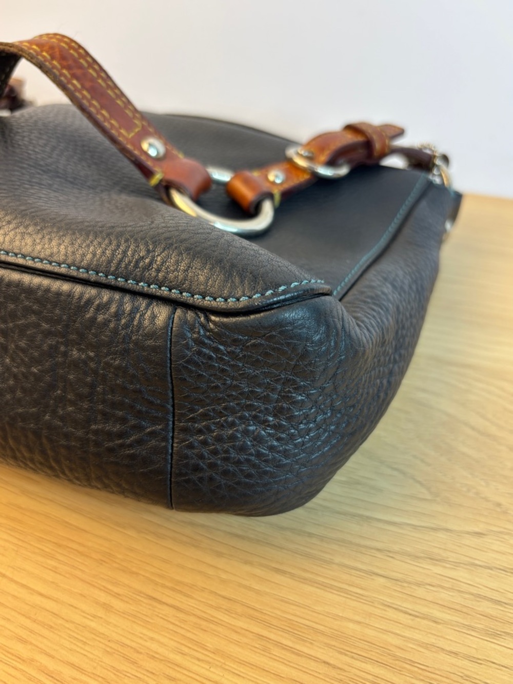 Vintage Coach Chelsea Pebbled Leather Turnlock Hobo Bag. - Picture 13 of 14